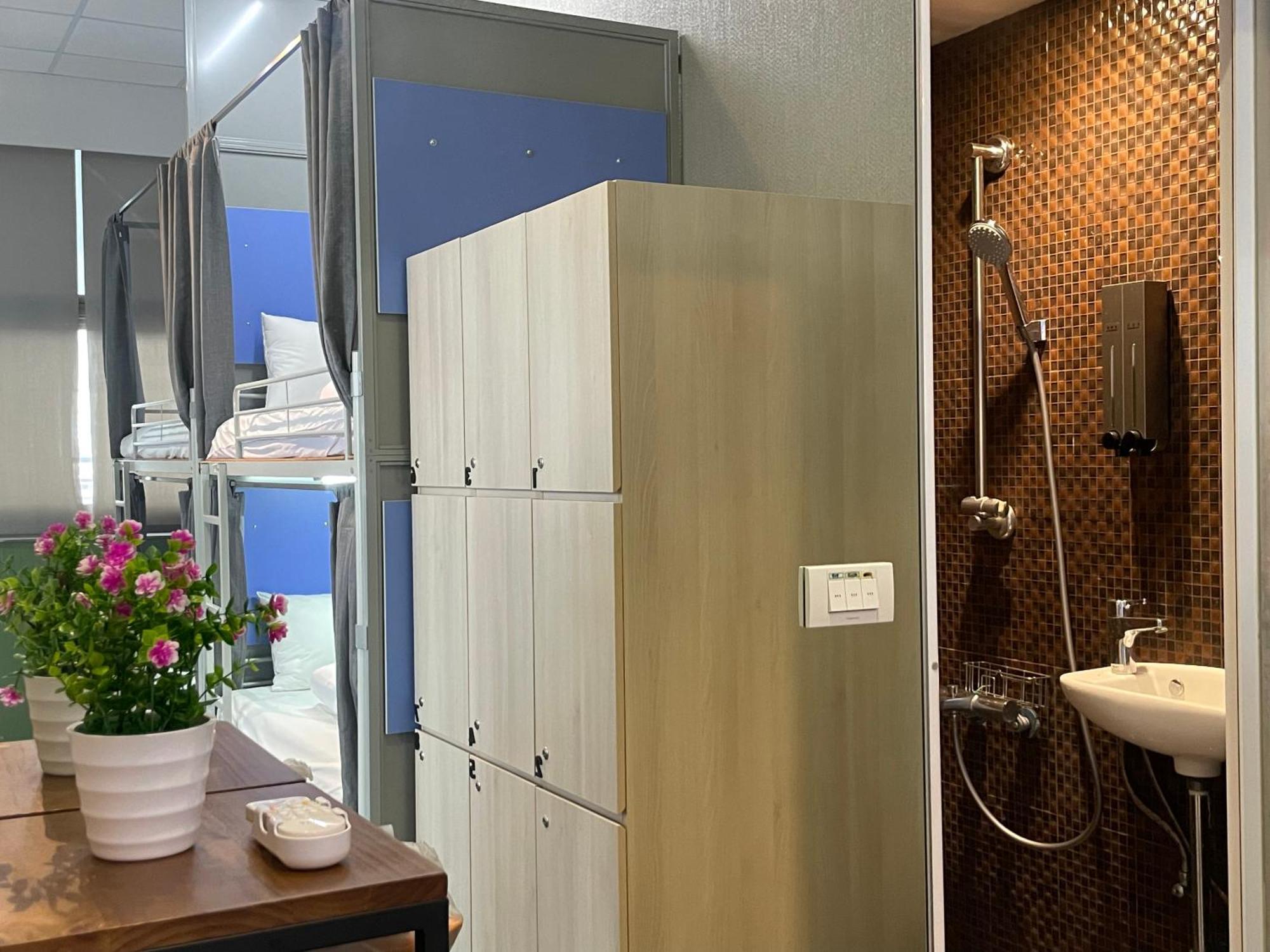 Easymind Guesthouse Taipei Main Station Екстериор снимка